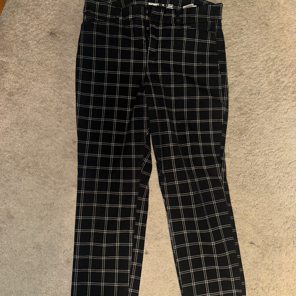 Old Navy Black and White Windowpane Capris